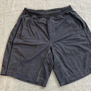 Mens Lululemon Pacebreaker shorts Sz Med 9” inseam